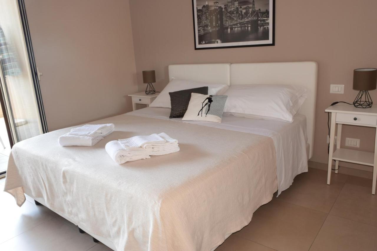 Casa Vacanze Lombardo Santa Teresa Di Riva Ngoại thất bức ảnh